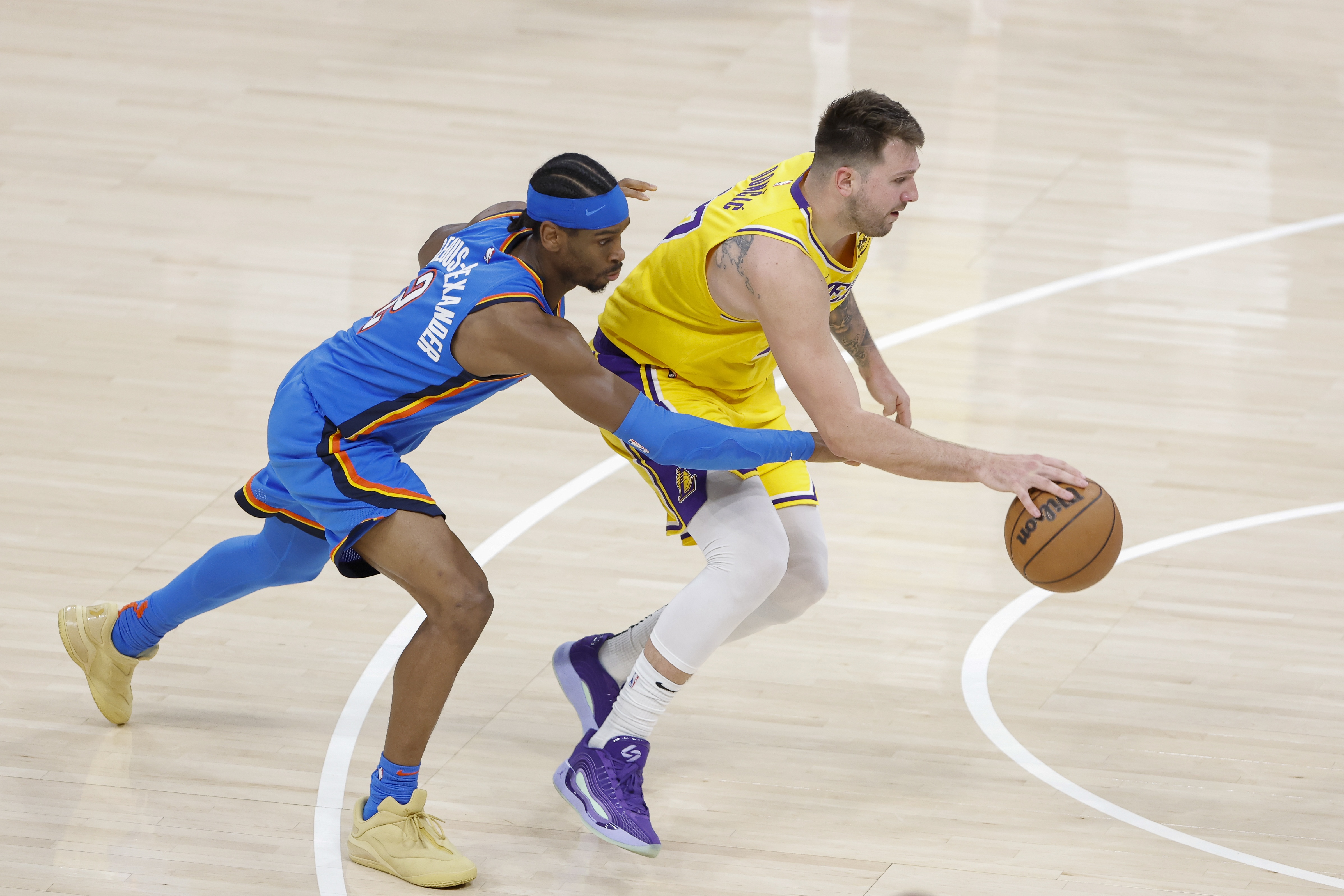 开云官网-🔥MVP榜：SGA继续领跑 东约前3 CC进前5 米切尔第7 小卡获提名